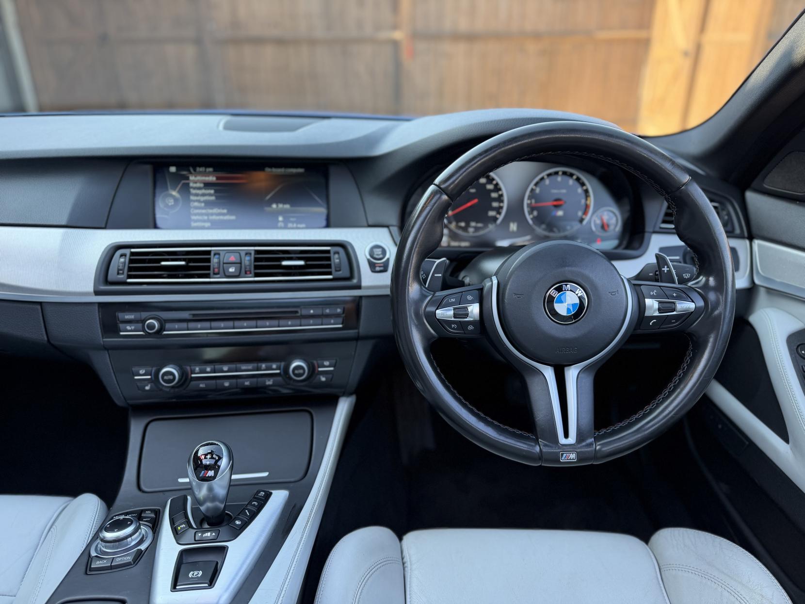 BMW M5 4.4 V8 Saloon 4dr Petrol DCT Euro 5 (s/s) (560 ps)