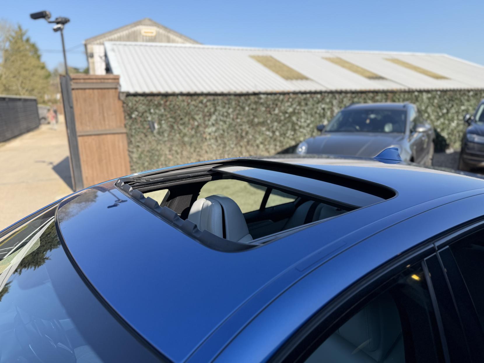 BMW M5 4.4 V8 Saloon 4dr Petrol DCT Euro 5 (s/s) (560 ps)