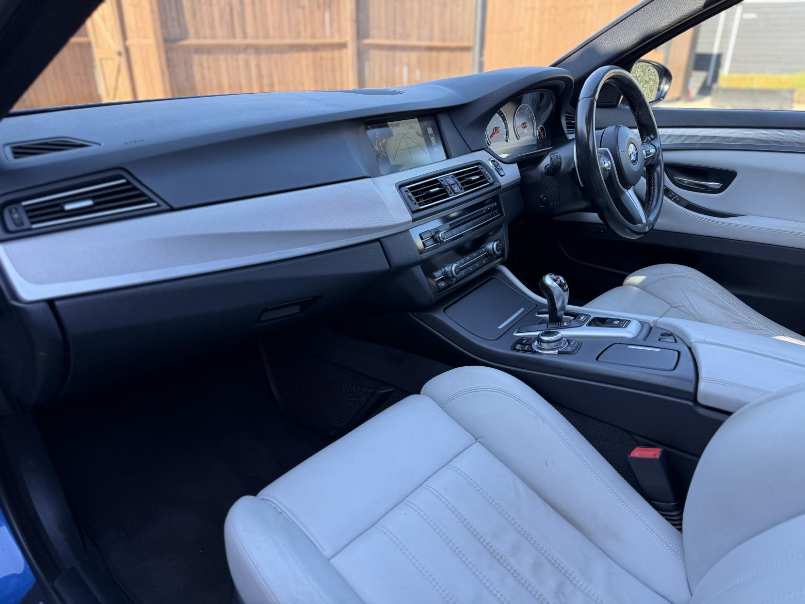 BMW M5 4.4 V8 Saloon 4dr Petrol DCT Euro 5 (s/s) (560 ps)