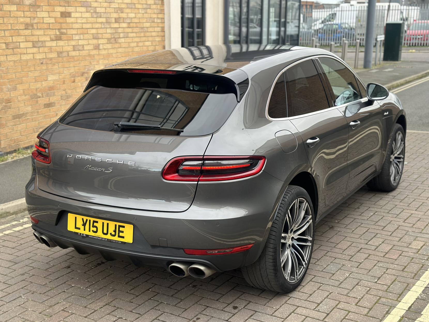 Porsche Macan 3.0 TD V6 S SUV 5dr Diesel PDK 4WD Euro 6 (s/s) (258 ps)