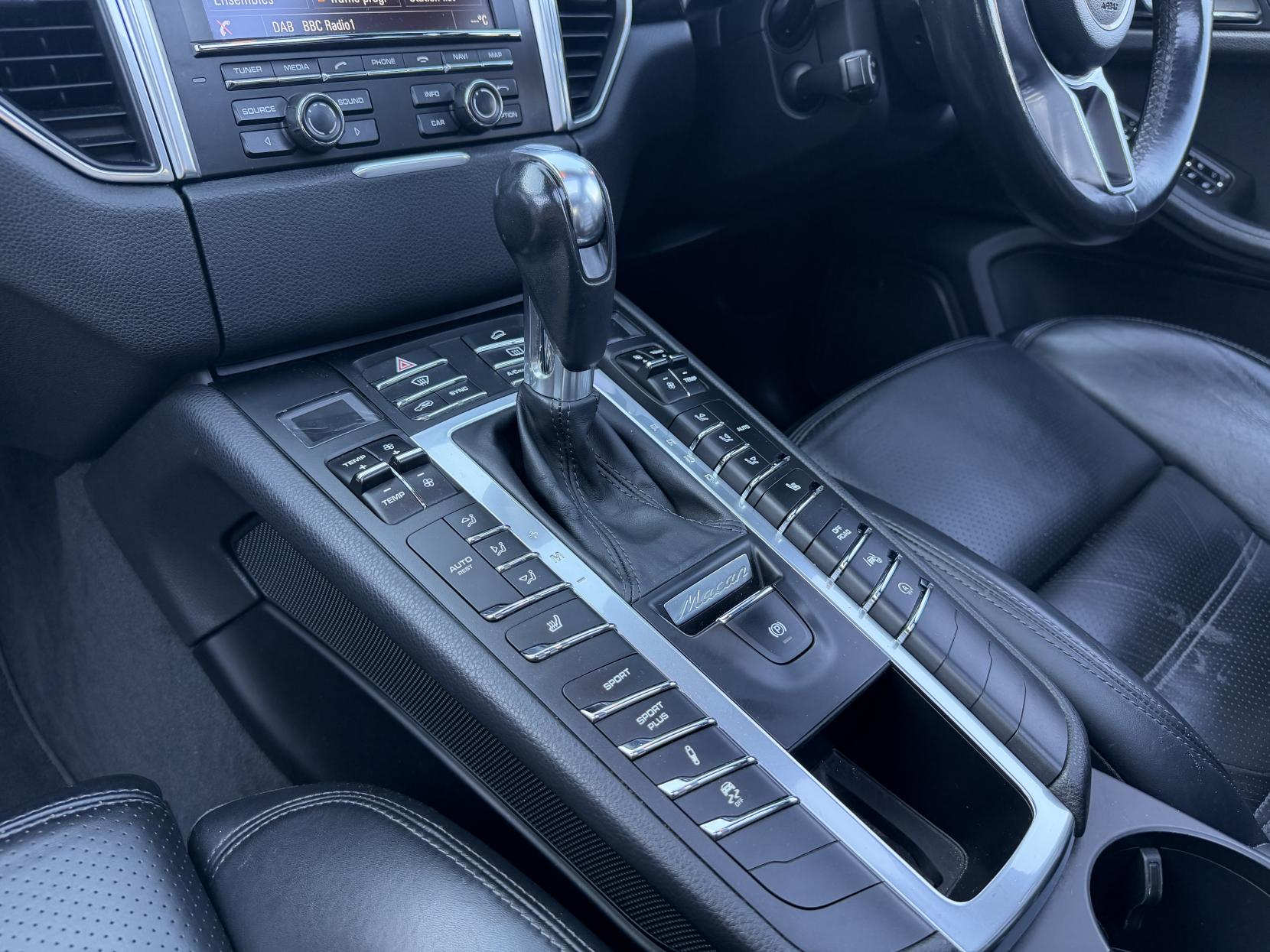 Porsche Macan 3.0 TD V6 S SUV 5dr Diesel PDK 4WD Euro 6 (s/s) (258 ps)