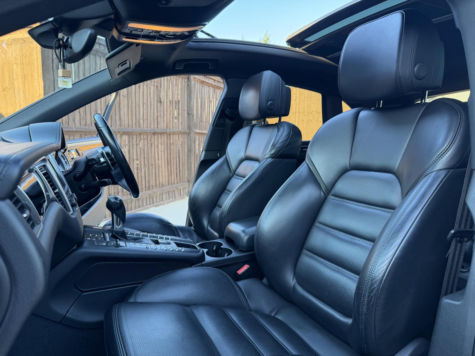 Porsche Macan 3.0 TD V6 S SUV 5dr Diesel PDK 4WD Euro 6 (s/s) (258 ps)