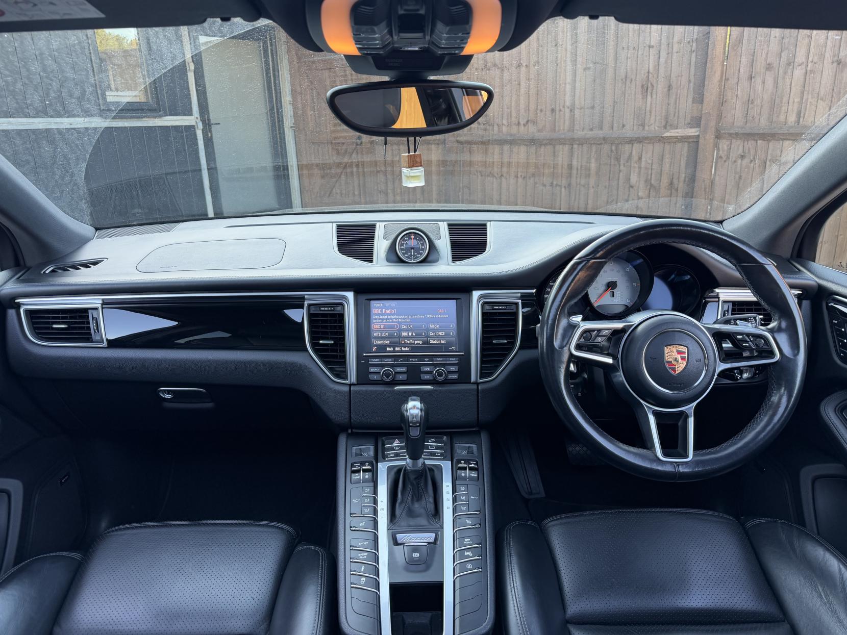 Porsche Macan 3.0 TD V6 S SUV 5dr Diesel PDK 4WD Euro 6 (s/s) (258 ps)