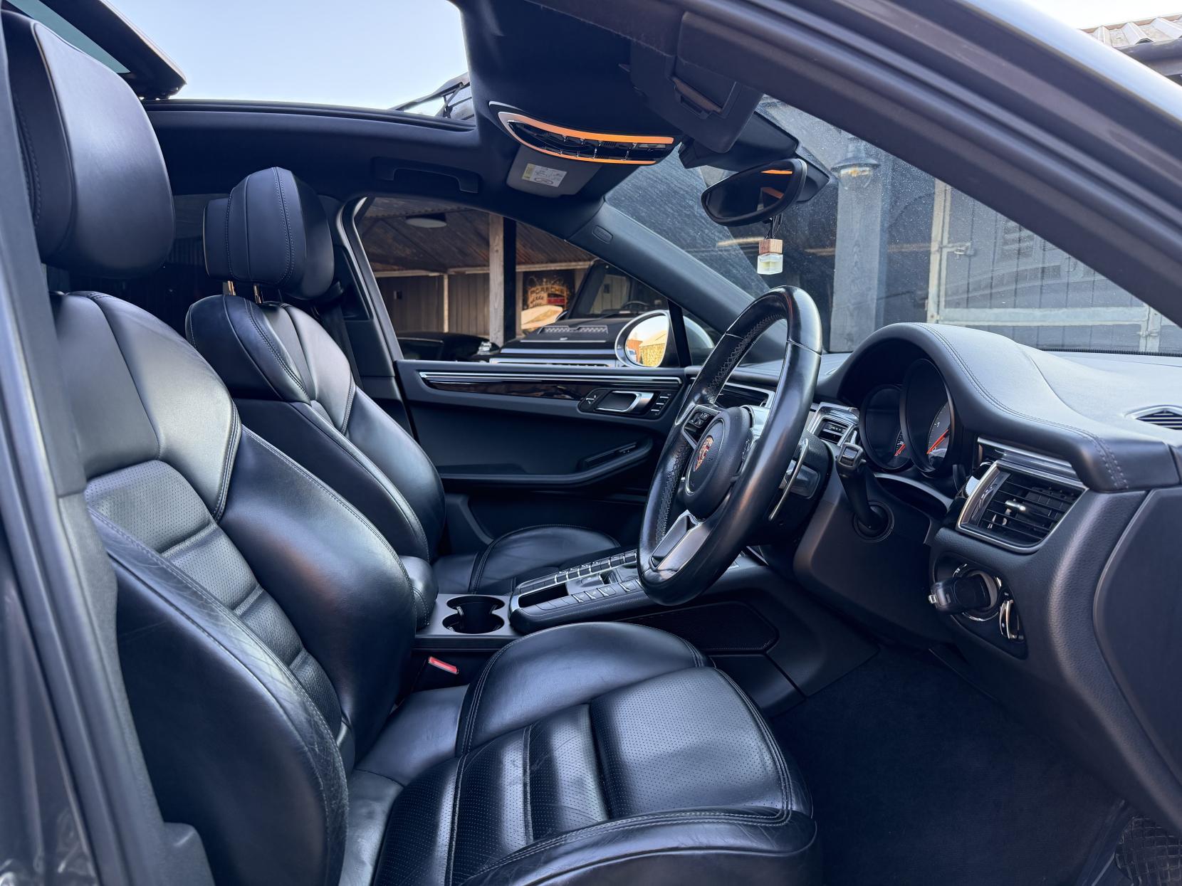 Porsche Macan 3.0 TD V6 S SUV 5dr Diesel PDK 4WD Euro 6 (s/s) (258 ps)