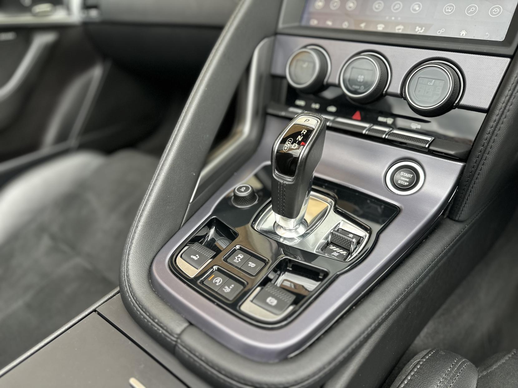 Jaguar F-Type 2.0i GPF Convertible 2dr Petrol Auto Euro 6 (s/s) (300 ps)