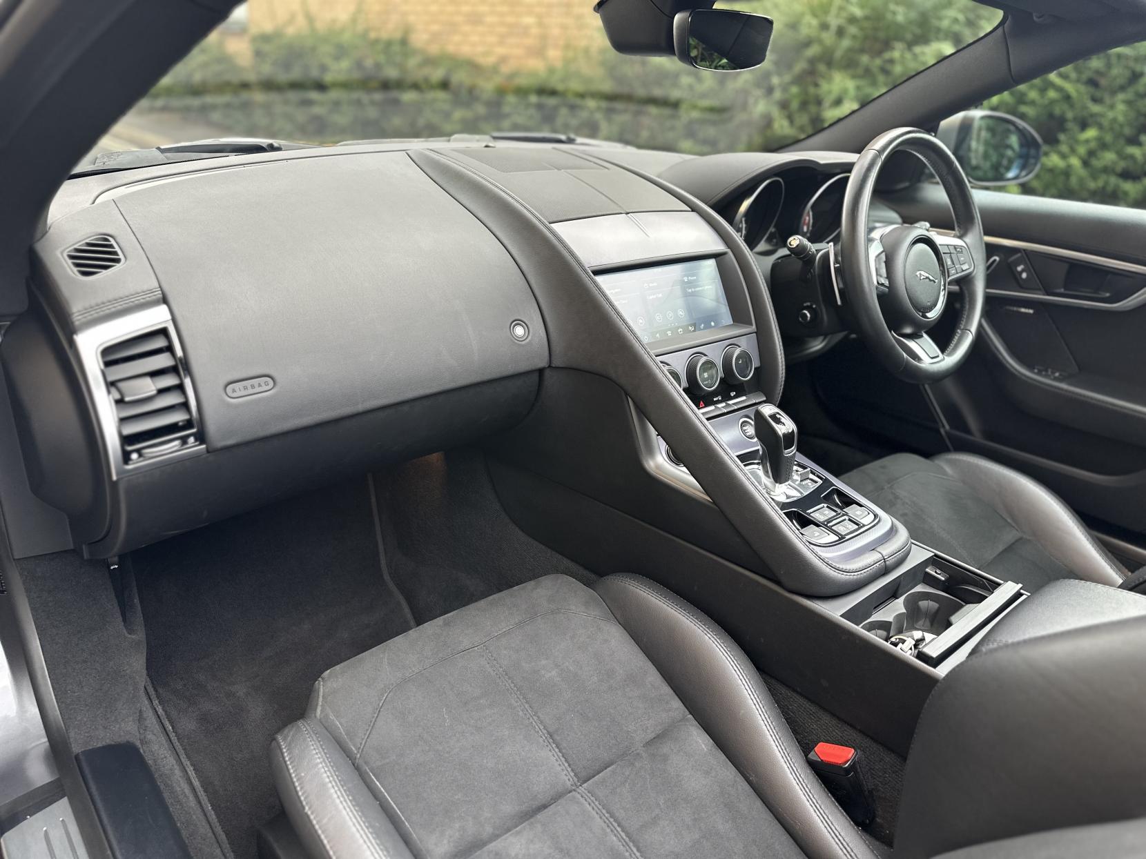 Jaguar F-Type 2.0i GPF Convertible 2dr Petrol Auto Euro 6 (s/s) (300 ps)