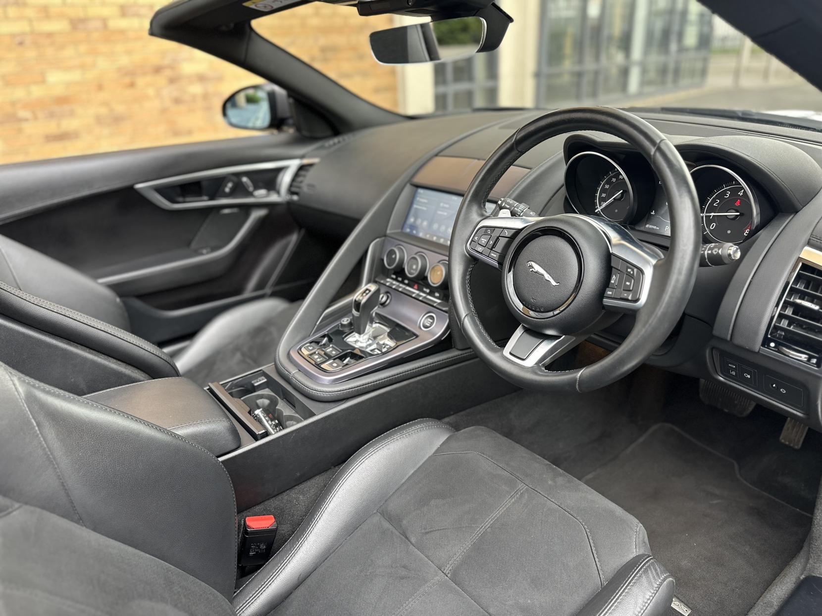 Jaguar F-Type 2.0i GPF Convertible 2dr Petrol Auto Euro 6 (s/s) (300 ps)