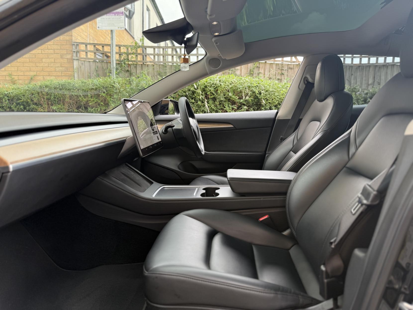 Tesla Model 3 Standard Range Plus Saloon 4dr Electric Auto RWD (241 bhp)