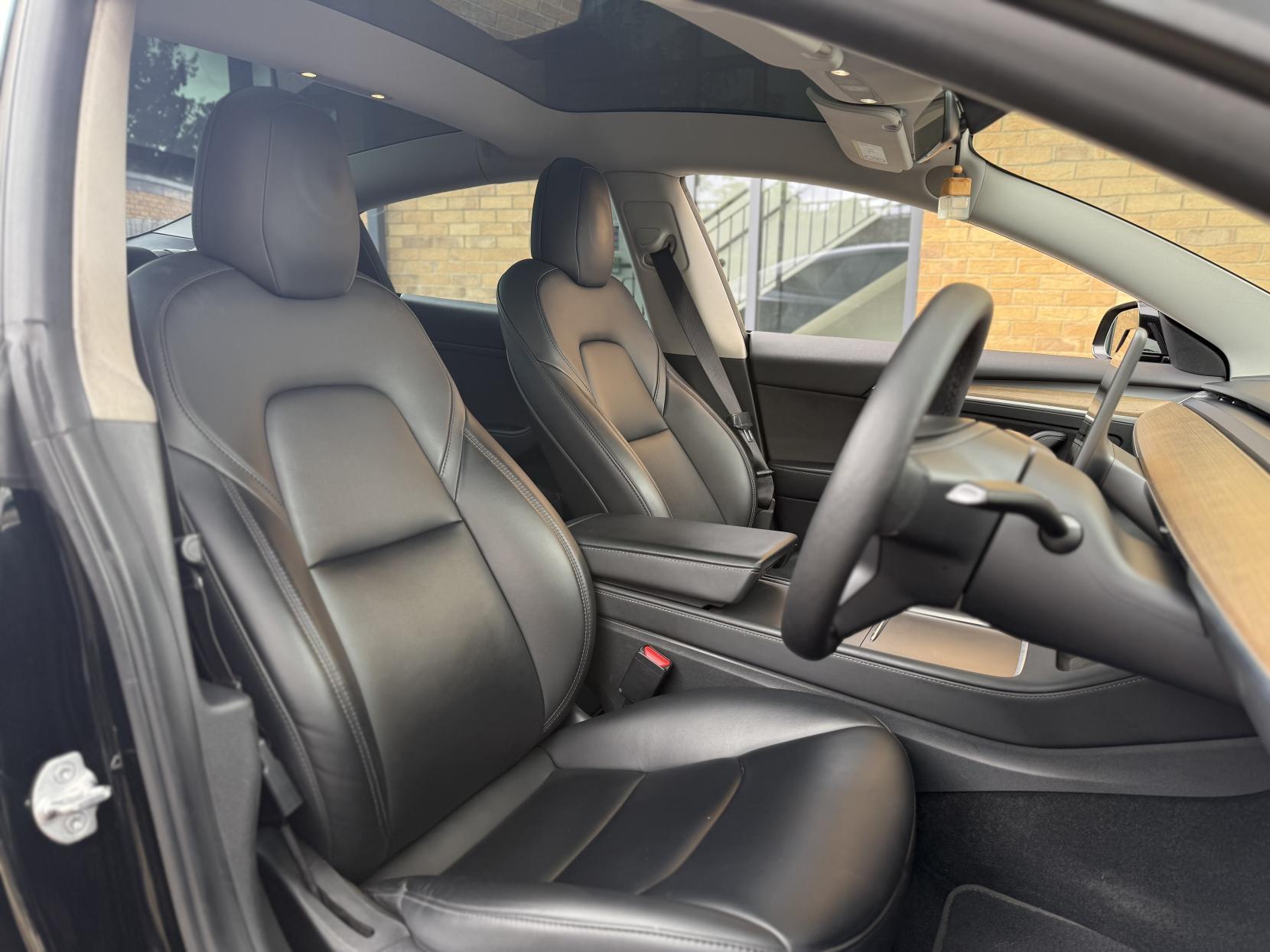 Tesla Model 3 Standard Range Plus Saloon 4dr Electric Auto RWD (241 bhp)