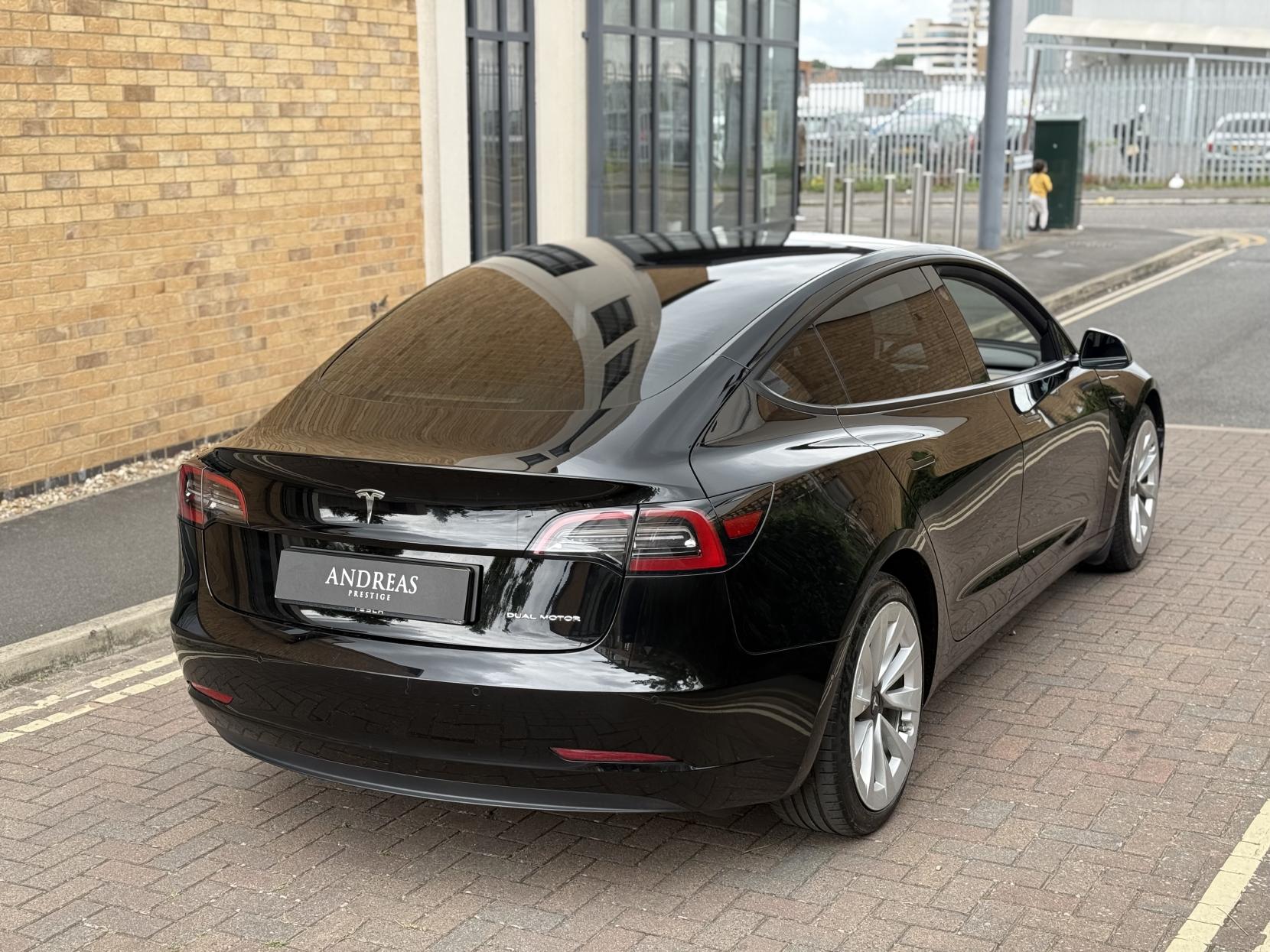Tesla Model 3 Standard Range Plus Saloon 4dr Electric Auto RWD (241 bhp)