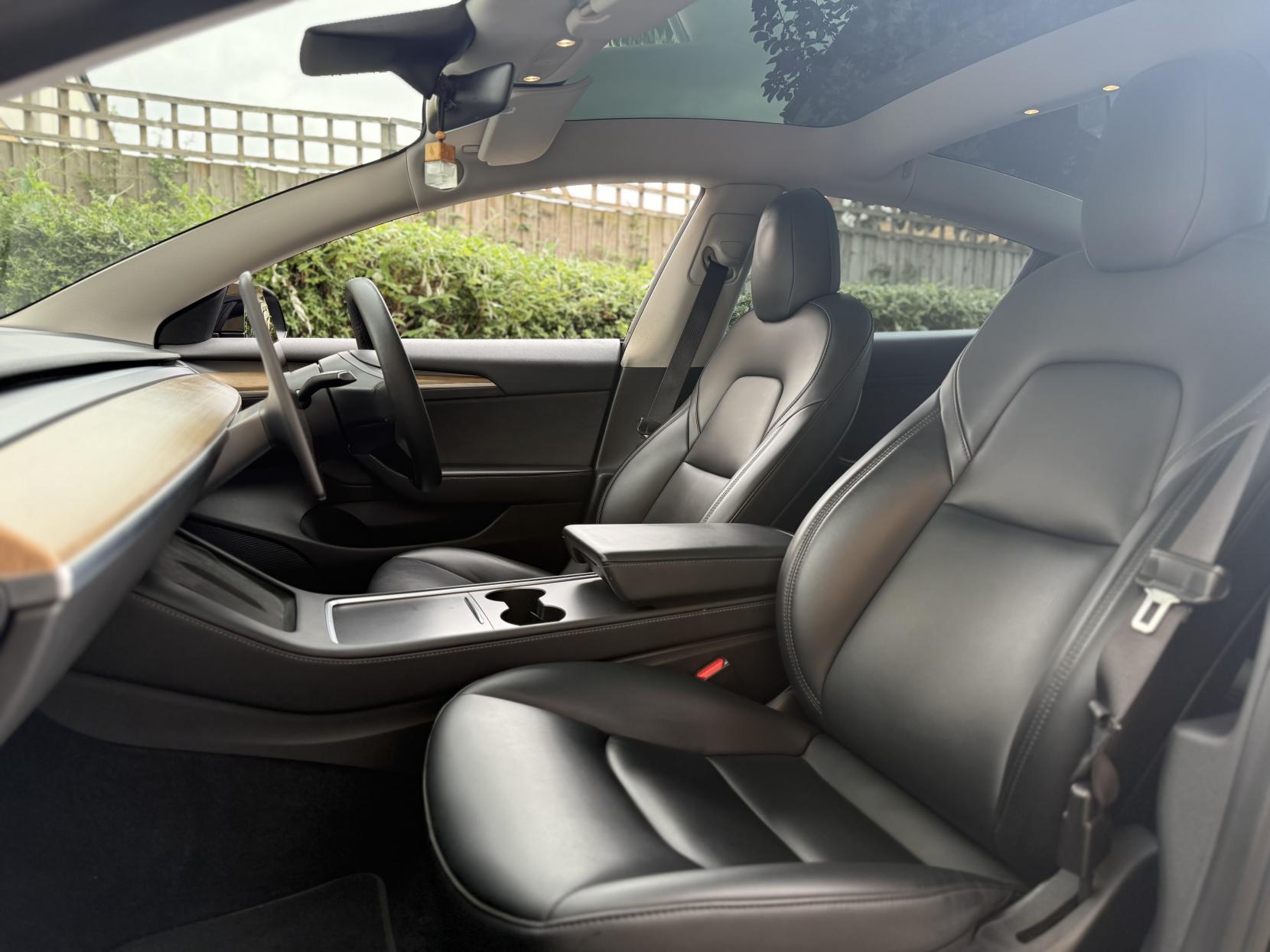 Tesla Model 3 Standard Range Plus Saloon 4dr Electric Auto RWD (241 bhp)