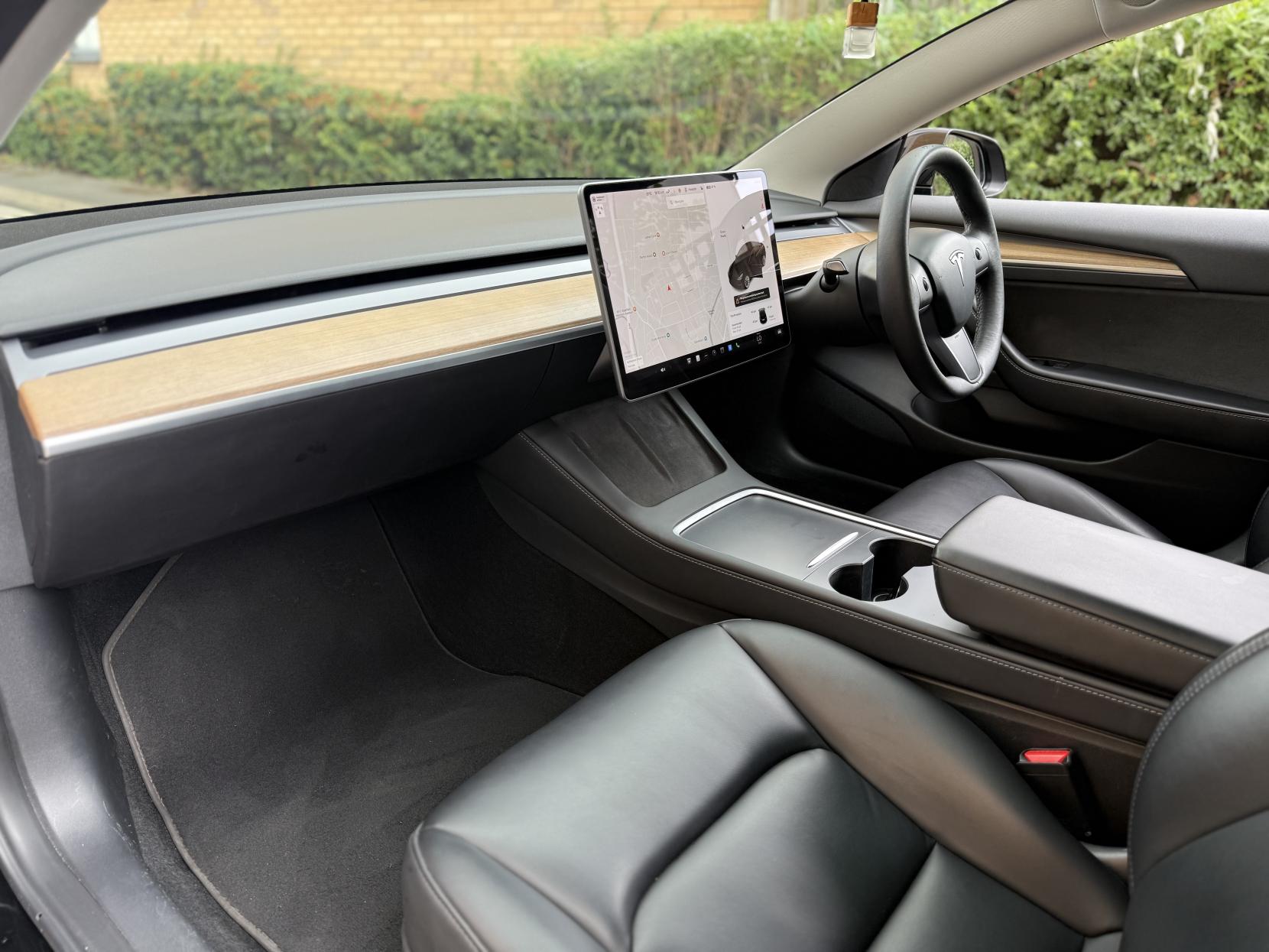 Tesla Model 3 Standard Range Plus Saloon 4dr Electric Auto RWD (241 bhp)
