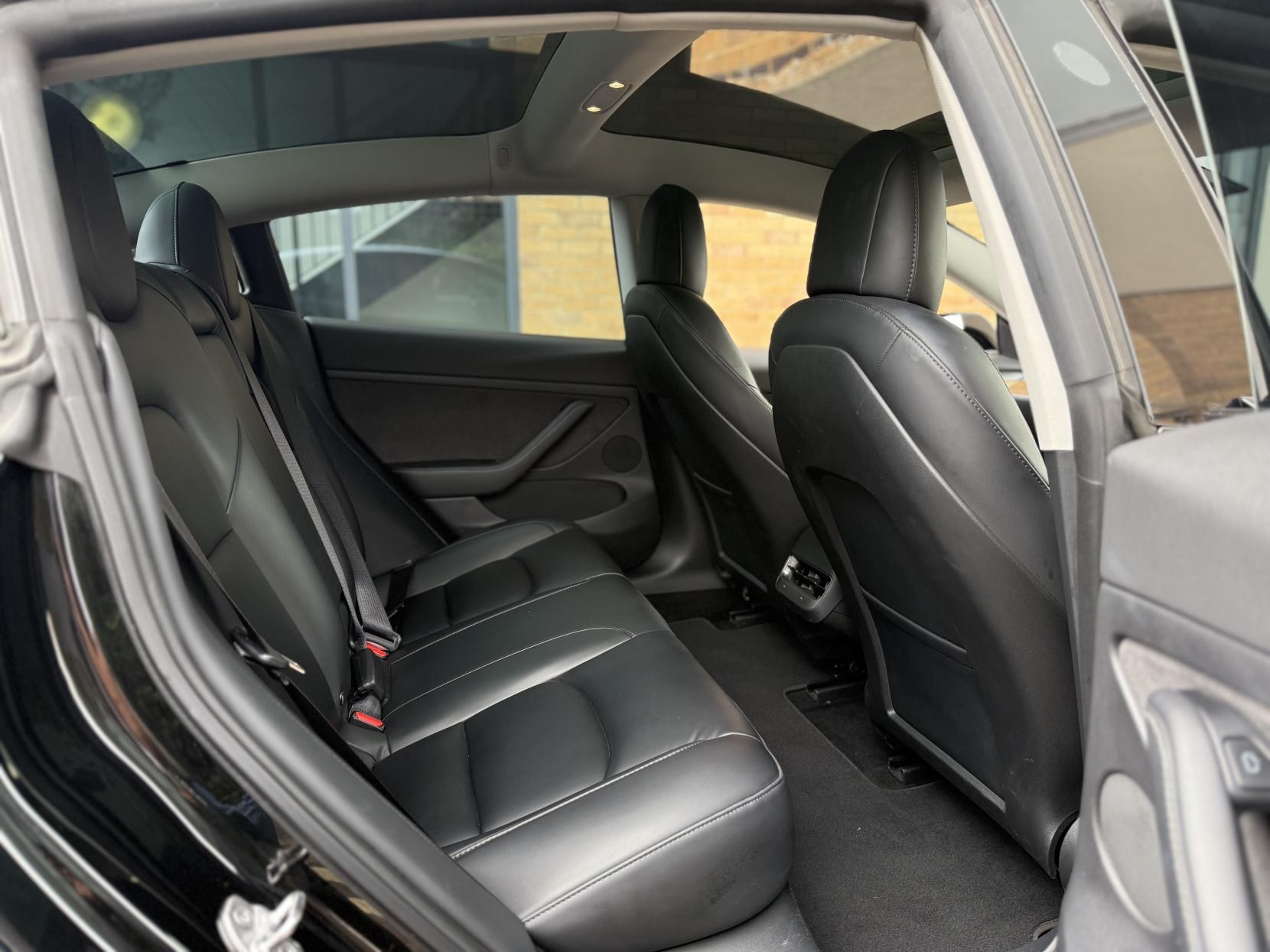 Tesla Model 3 Standard Range Plus Saloon 4dr Electric Auto RWD (241 bhp)