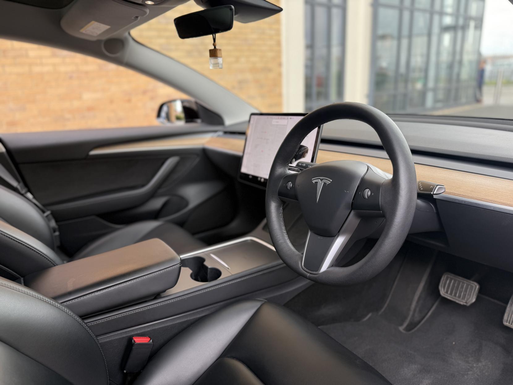 Tesla Model 3 Standard Range Plus Saloon 4dr Electric Auto RWD (241 bhp)