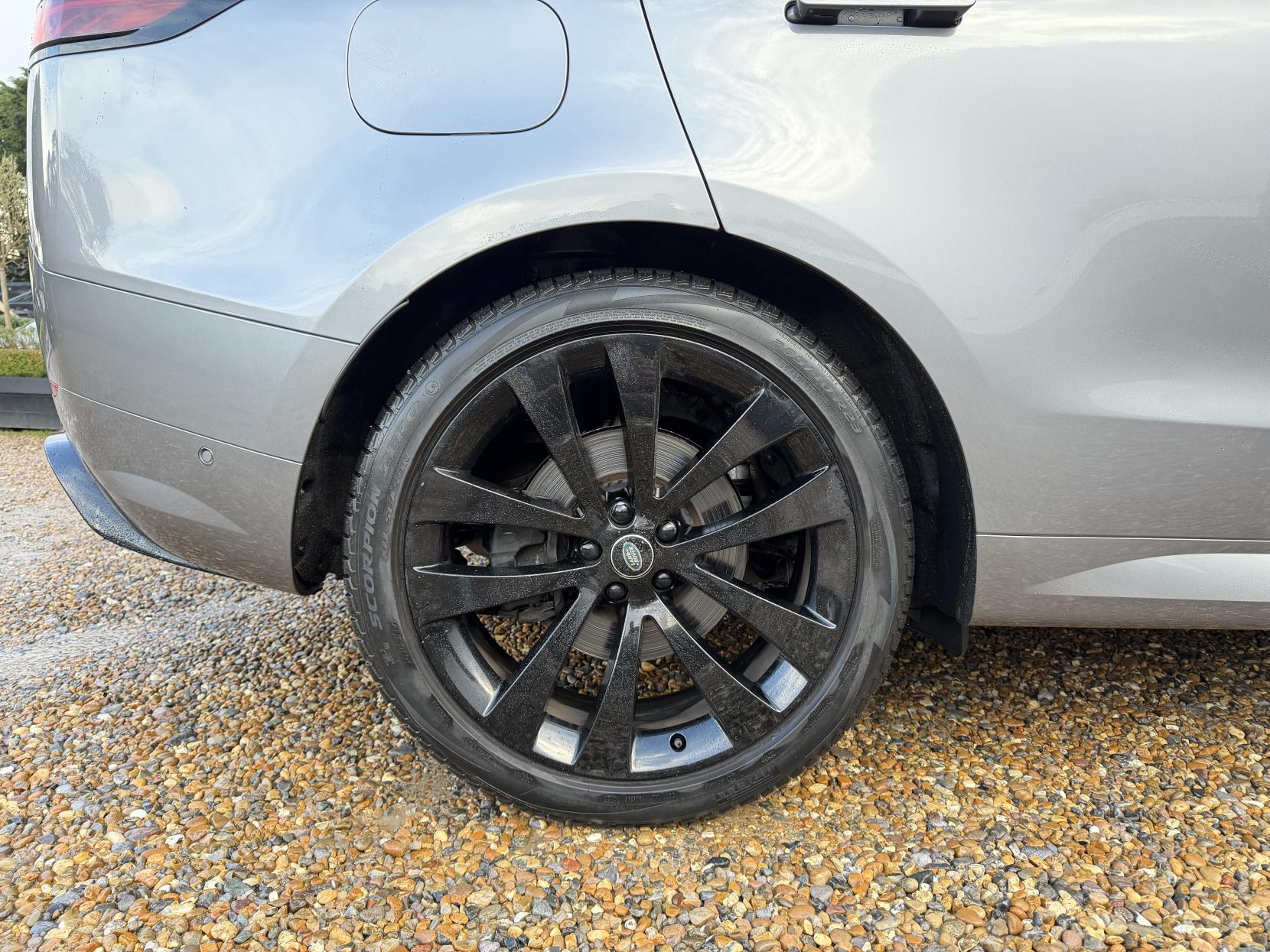 Land Rover Range Rover Sport 3.0 D300 MHEV Dynamic SE SUV 5dr Diesel Auto 4WD Euro 6 (s/s) (300 ps)