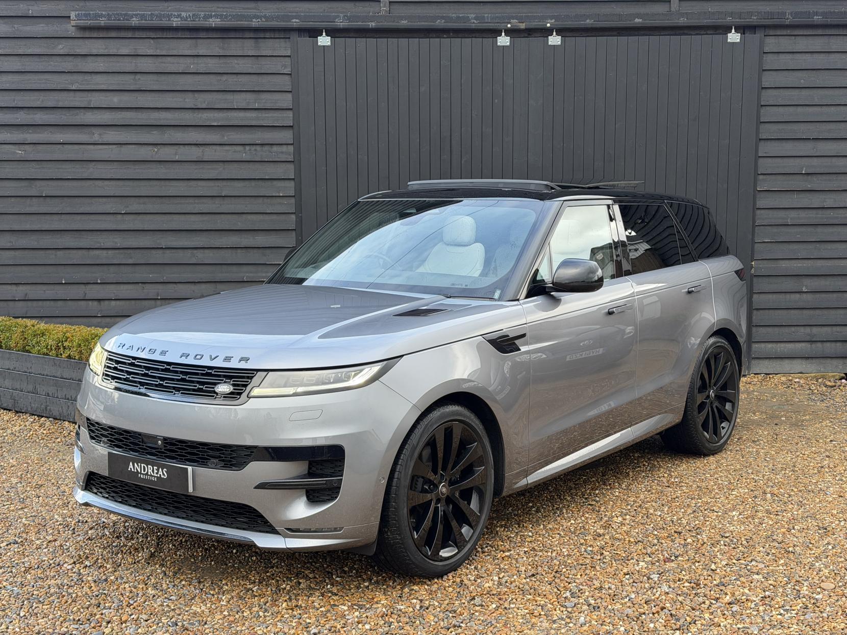 Land Rover Range Rover Sport 3.0 D300 MHEV Dynamic SE SUV 5dr Diesel Auto 4WD Euro 6 (s/s) (300 ps)