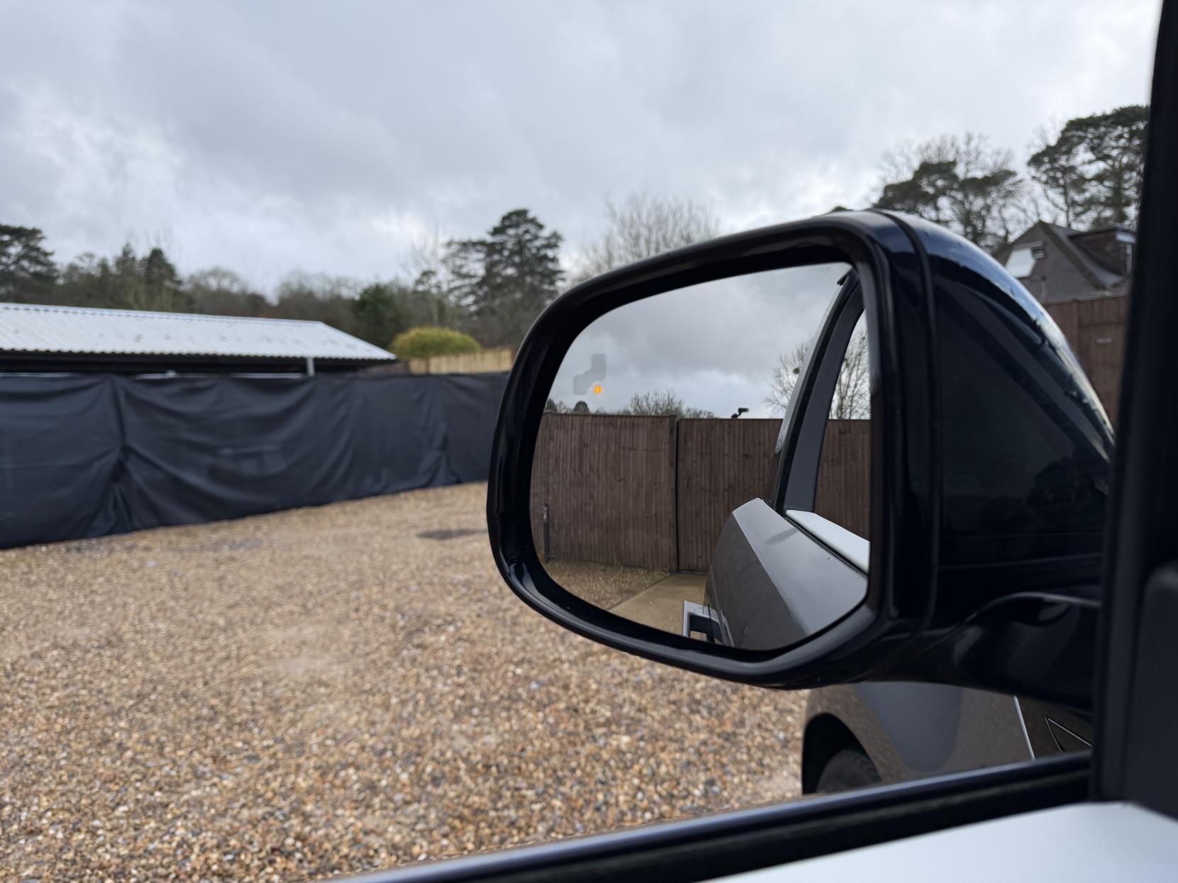 Land Rover Range Rover Sport 3.0 D300 MHEV Dynamic SE SUV 5dr Diesel Auto 4WD Euro 6 (s/s) (300 ps)