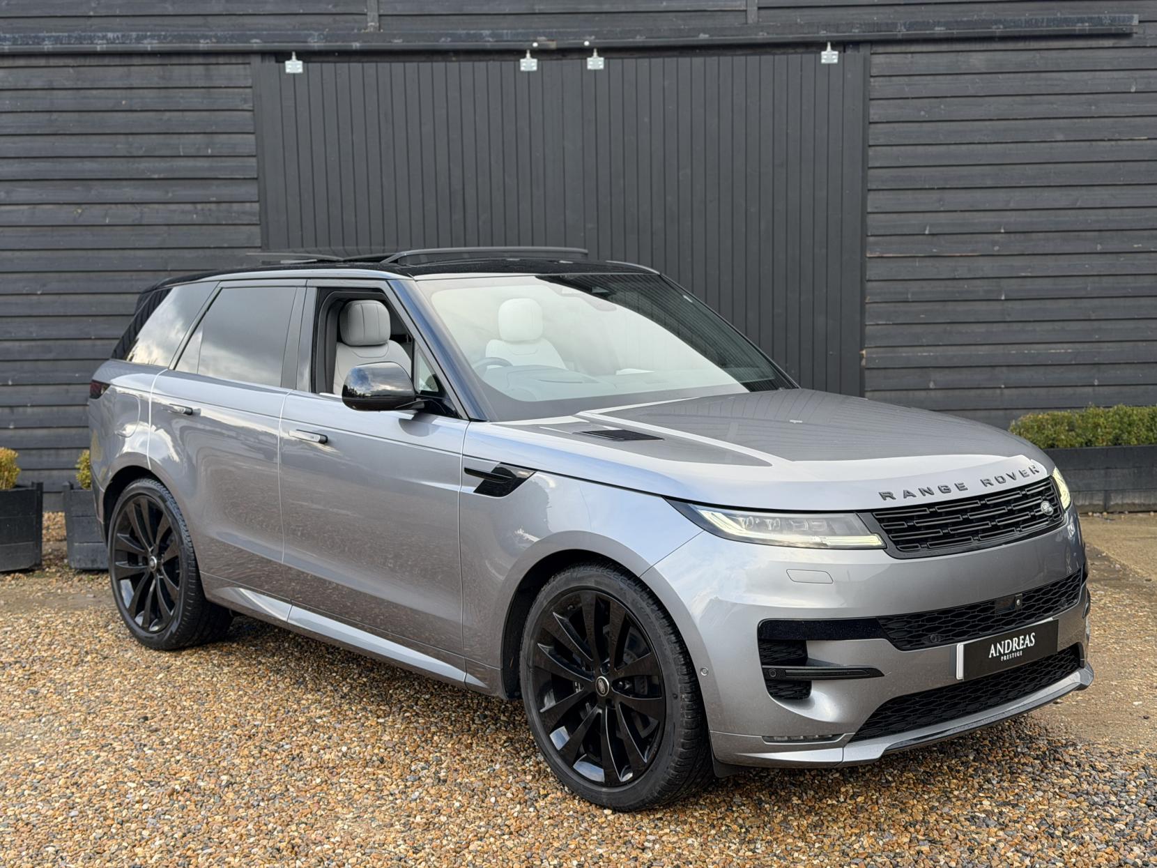 Land Rover Range Rover Sport 3.0 D300 MHEV Dynamic SE SUV 5dr Diesel Auto 4WD Euro 6 (s/s) (300 ps)