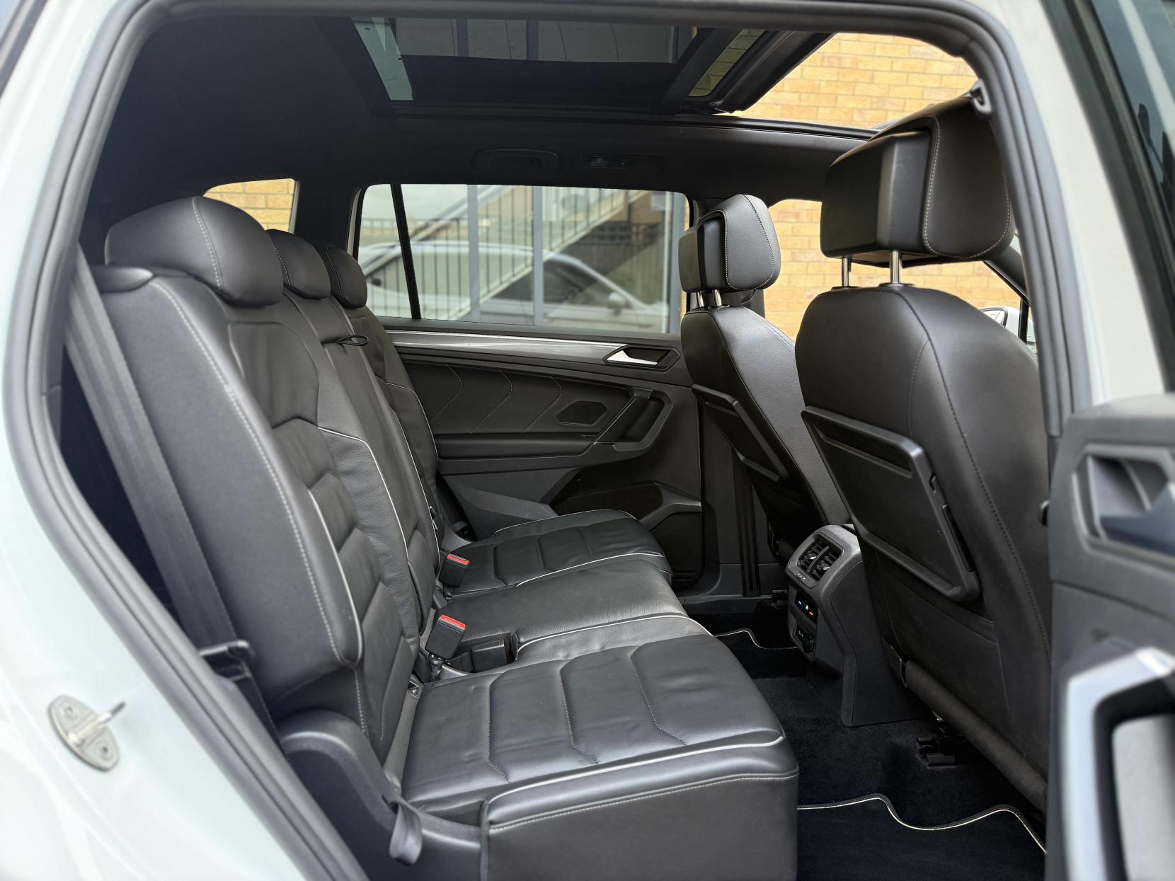 Volkswagen Tiguan Allspace 1.5 TSI EVO R-Line Tech SUV 5dr Petrol DSG Euro 6 (s/s) (150 ps)