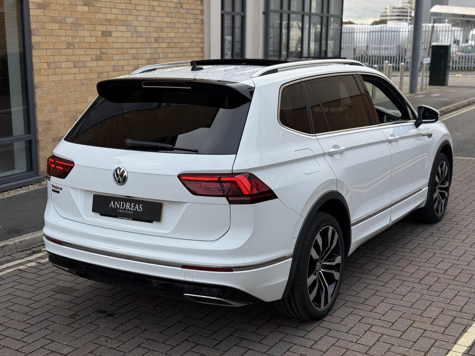 Volkswagen Tiguan Allspace 1.5 TSI EVO R-Line Tech SUV 5dr Petrol DSG Euro 6 (s/s) (150 ps)