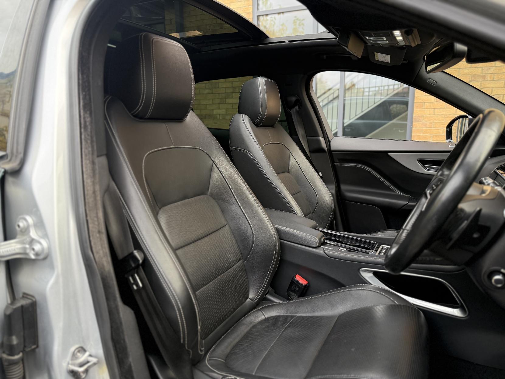 Jaguar F-PACE 2.0 D180 R-Sport SUV 5dr Diesel Auto AWD Euro 6 (s/s) (180 ps)