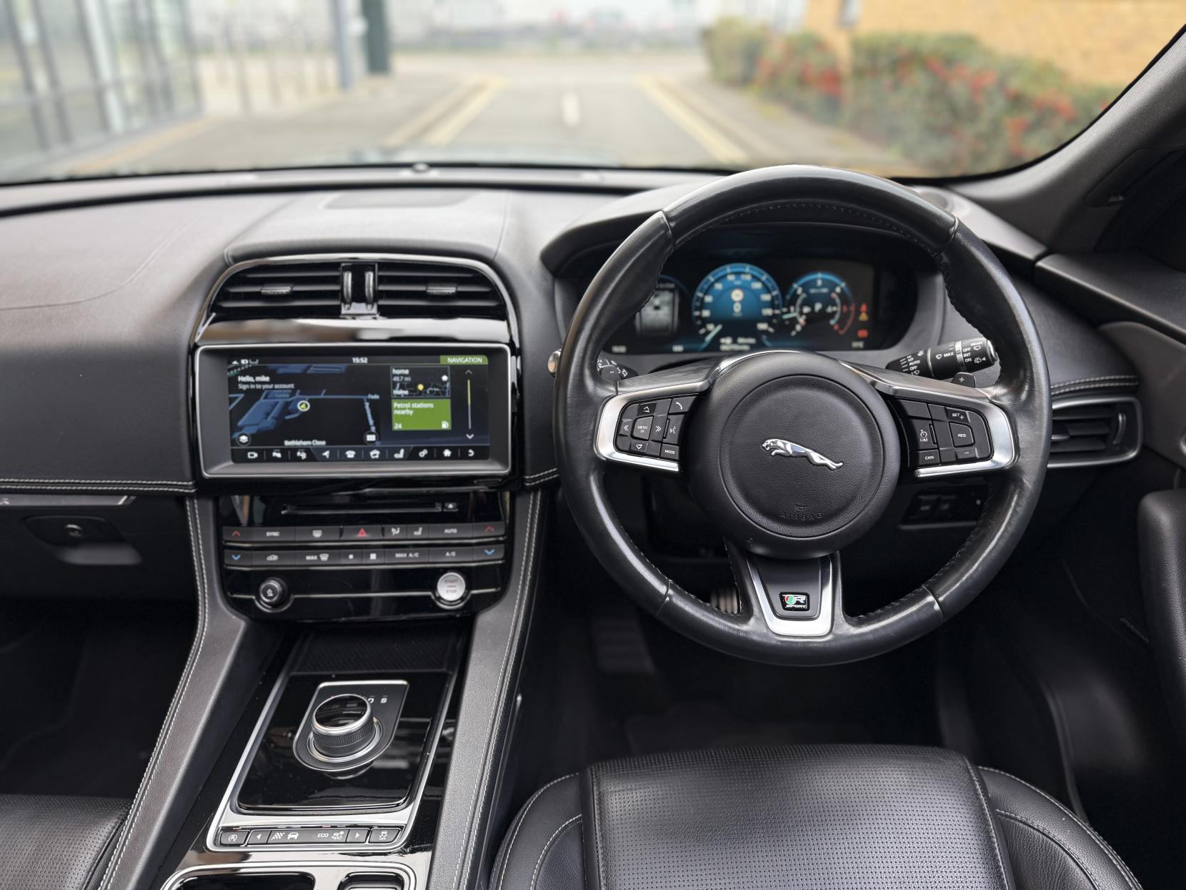 Jaguar F-PACE 2.0 D180 R-Sport SUV 5dr Diesel Auto AWD Euro 6 (s/s) (180 ps)