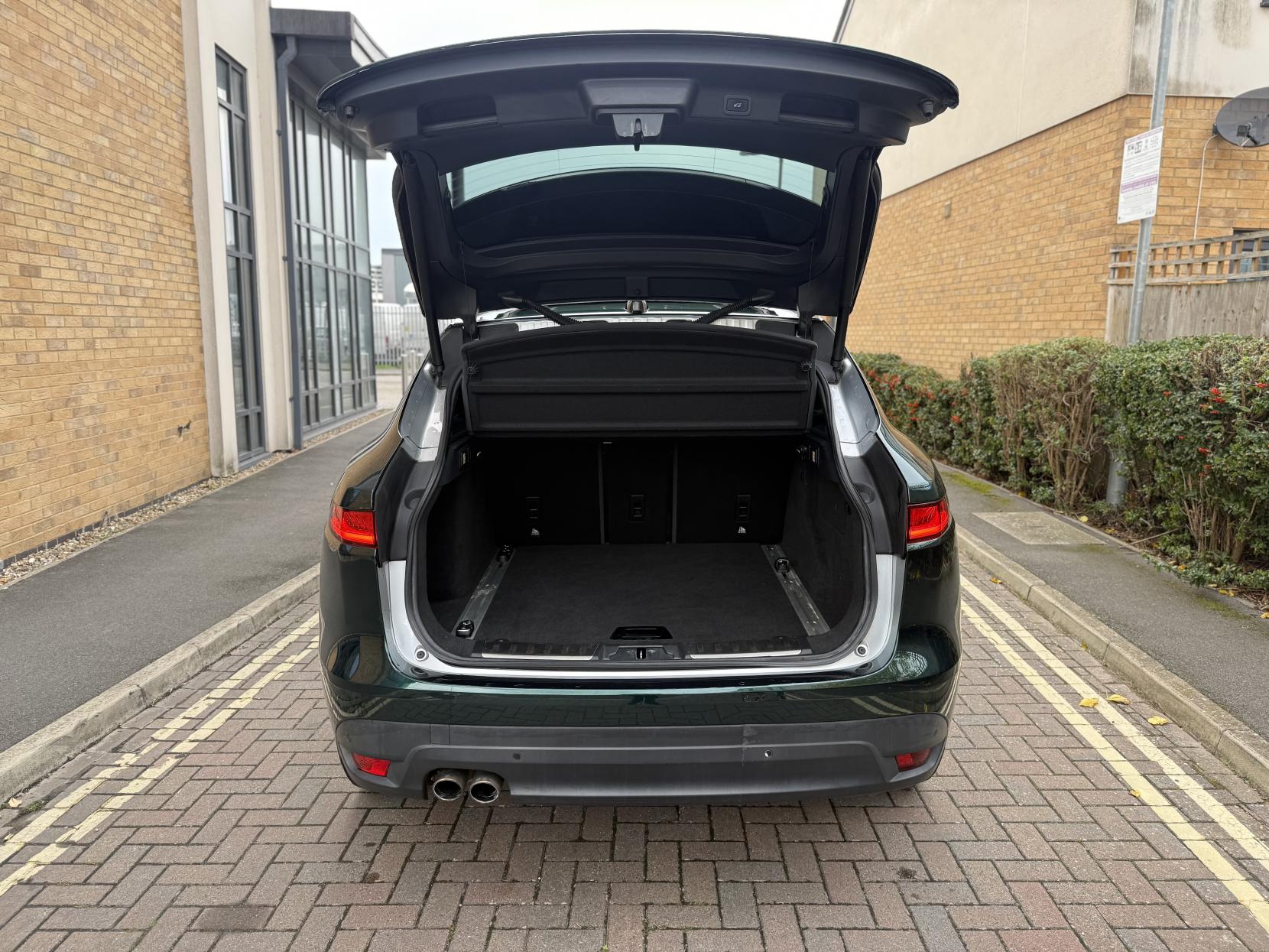 Jaguar F-PACE 2.0 D180 R-Sport SUV 5dr Diesel Auto AWD Euro 6 (s/s) (180 ps)